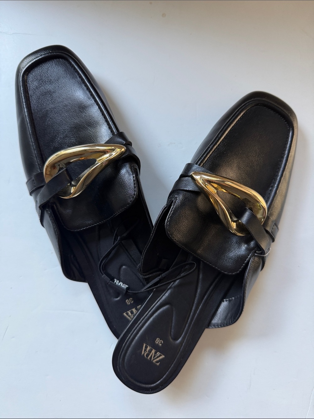 š ZARA Slides - Picture 3 of 4
